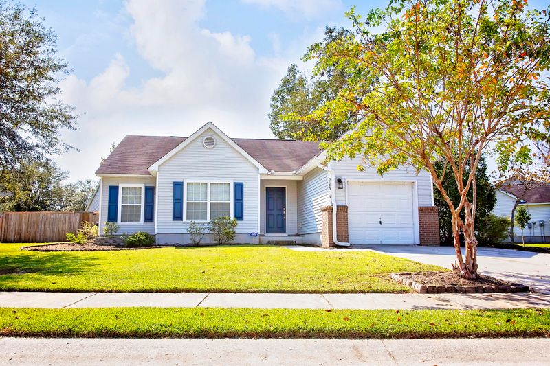 5089 Thornton Dr, Summerville, SC 29485