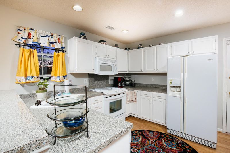 1094 Wayfarer Ln, Charleston, SC 29412