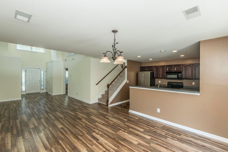 9053 Maple Grove Dr, Summerville, SC 29485