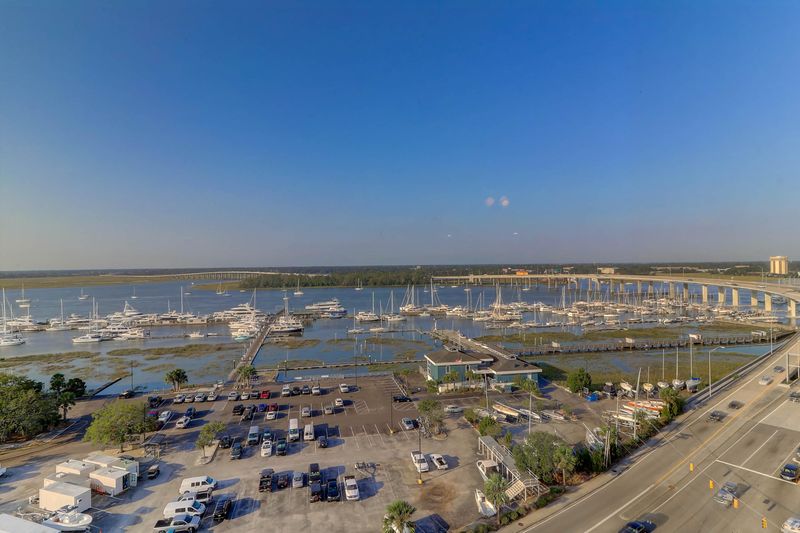 14 Lockwood Dr #11-L, Charleston, SC 29401