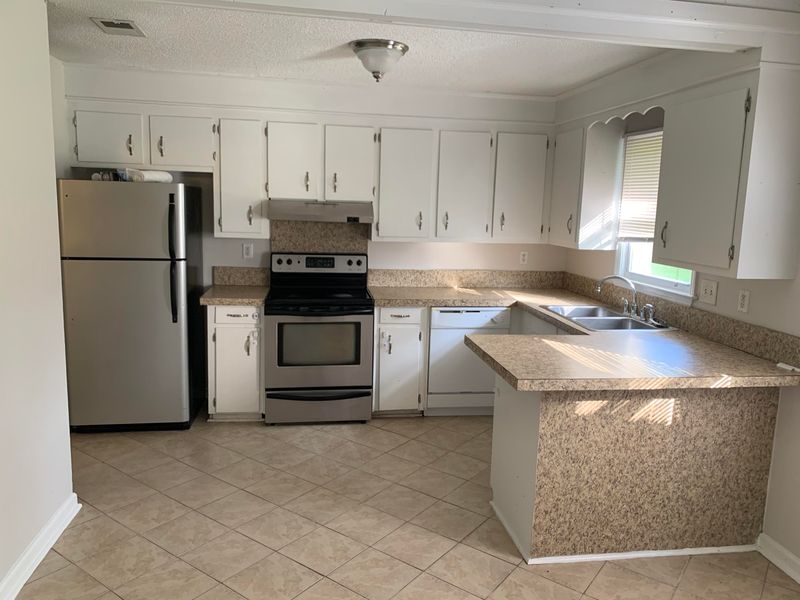 1570 Royle Rd, Summerville, SC 29486