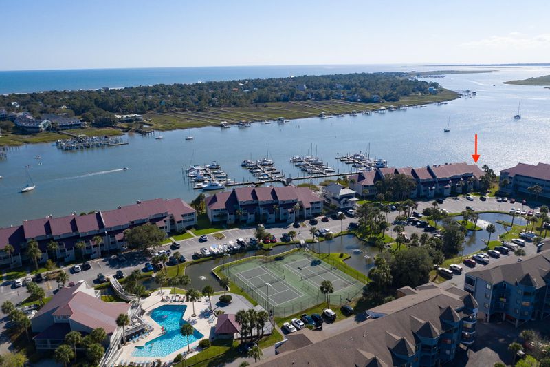 86 W Mariners Cay Dr, Folly Beach, SC 29439