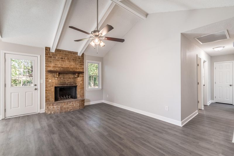 124 Pawley Dr, Summerville, SC 29483