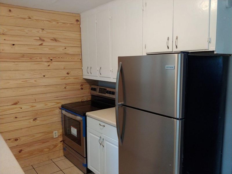212 Hickory St, Charleston, SC 29407