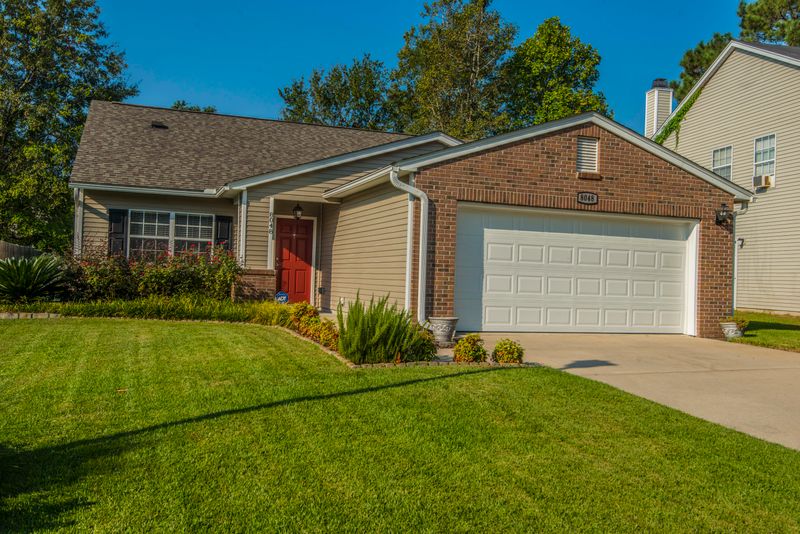 8048 Old London Rd, North Charleston, SC 29406