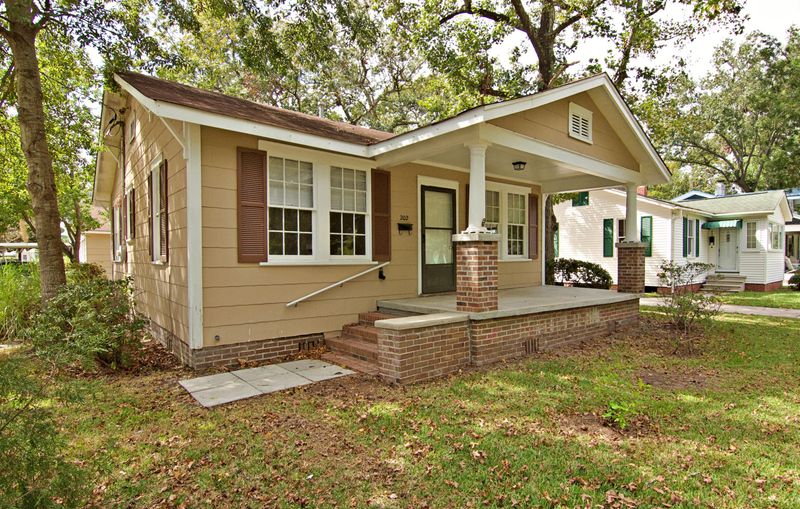 202 Hickory St, Charleston, SC 29407