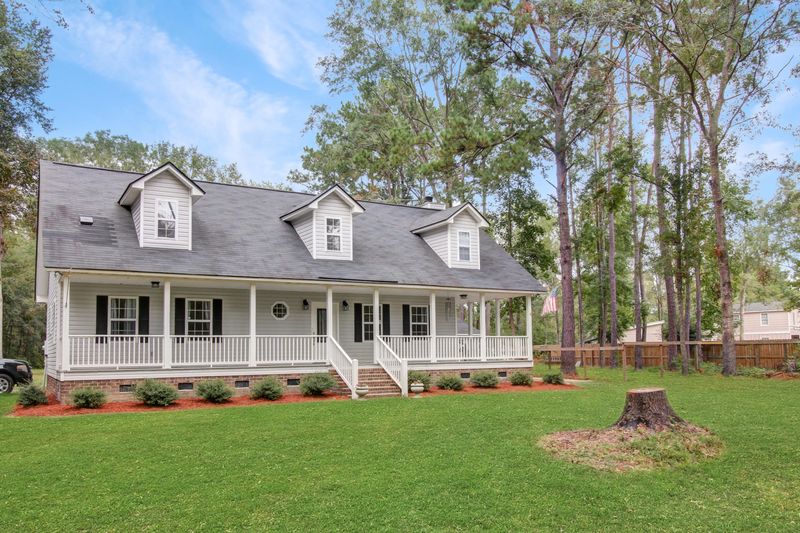 6194 Hyde Park Rd, Ravenel, SC 29470