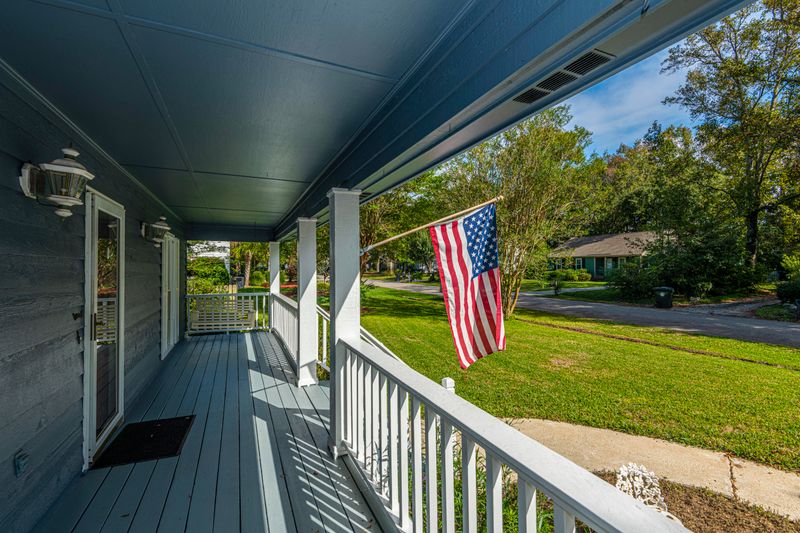 1079 Blue Marlin Dr, Charleston, SC 29412