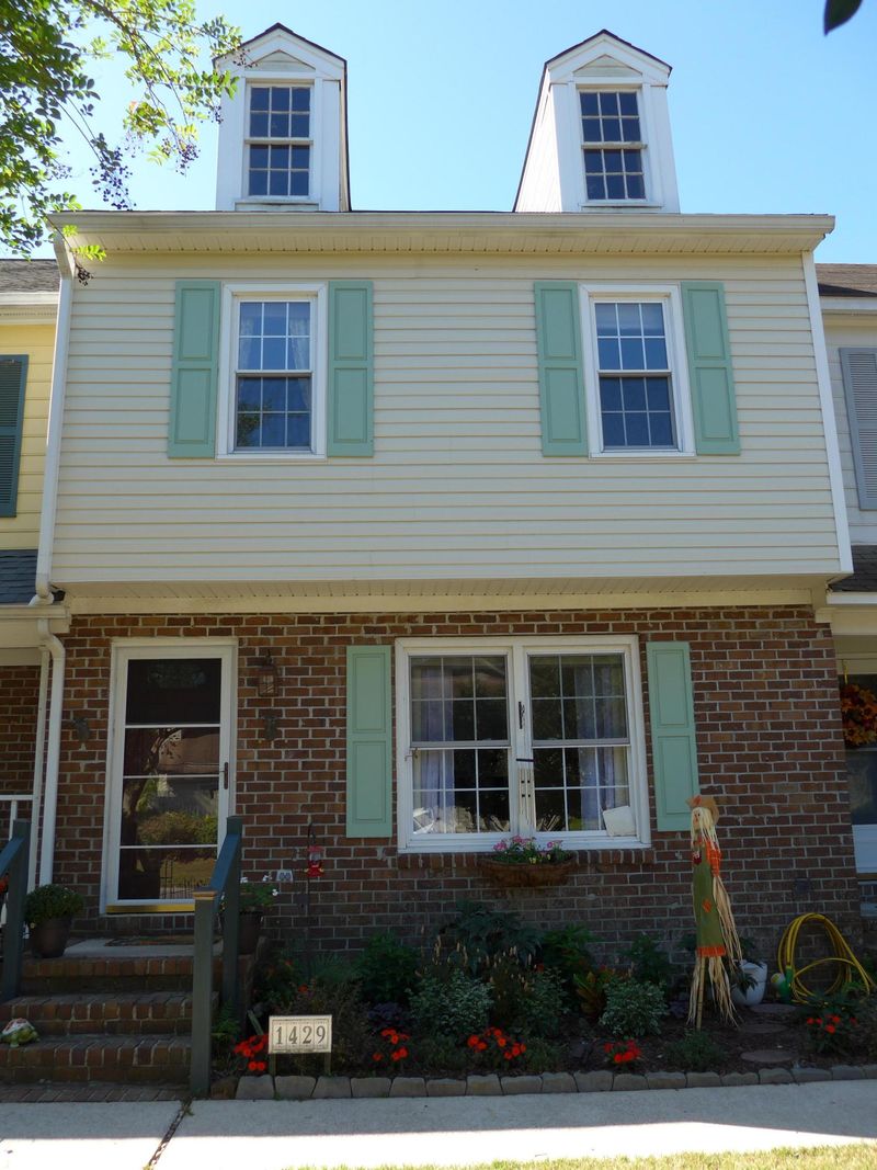 1429 Brockman Cir, Charleston, SC 29412