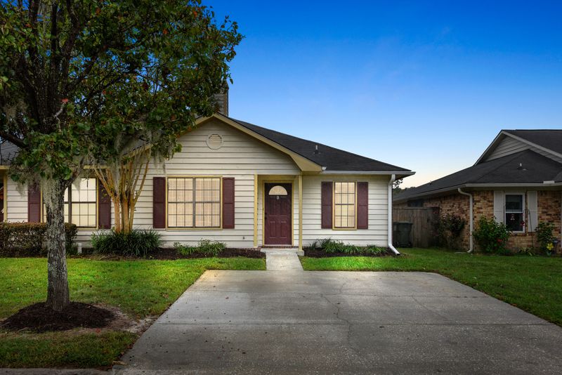 407 Erskine St #B, Ladson, SC 29456