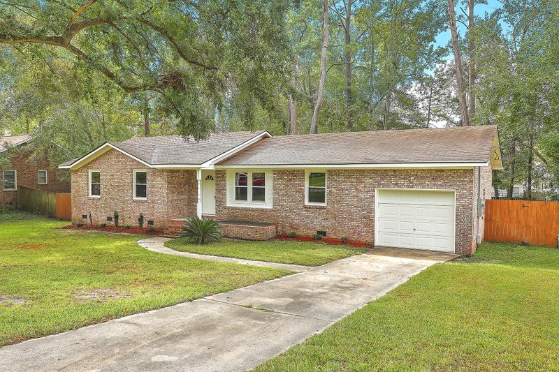 206 Live Oak Rd, Summerville, SC 29485