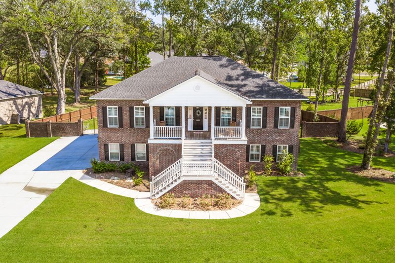 5532 Crescent View Dr, North Charleston, SC 29420