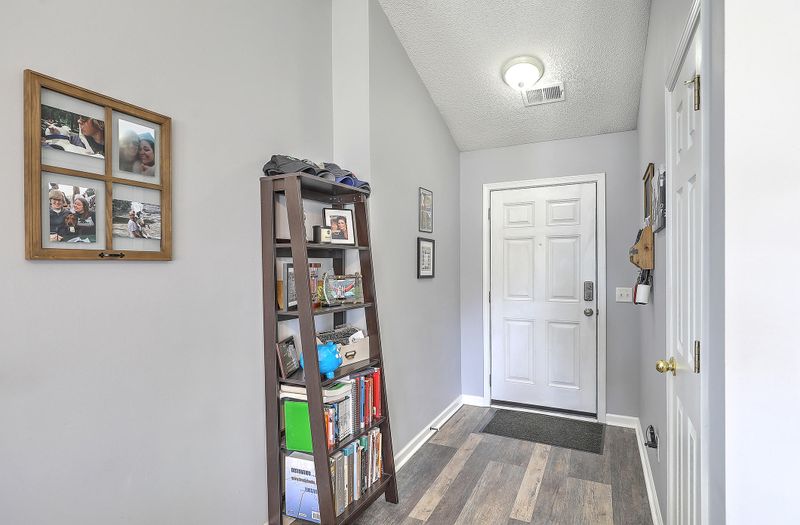 213 Delafield Dr, Summerville, SC 29483