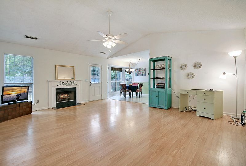 1720 Leith Ln, Charleston, SC 29414