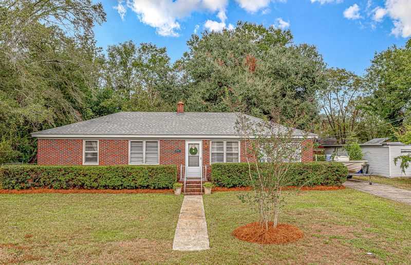 1744 Lady Ashley St, Charleston, SC 29412