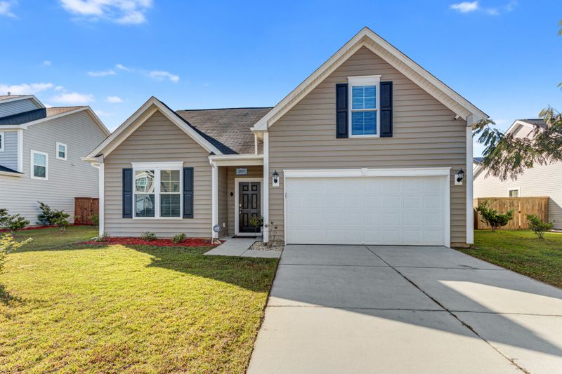 209 Urbano Ln, Goose Creek, SC 29445