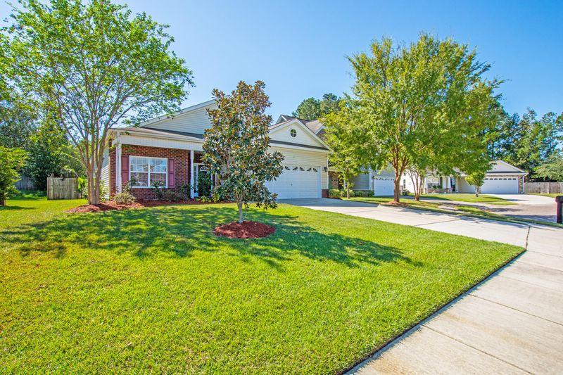307 Old Stone Ct, Moncks Corner, SC 29461