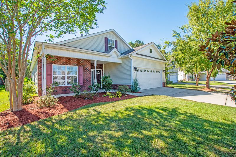 307 Old Stone Ct, Moncks Corner, SC 29461