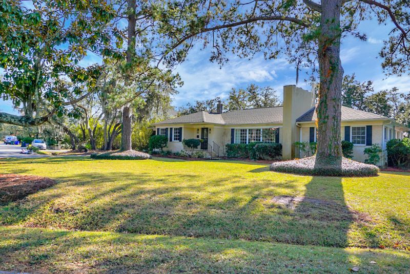 60 Chadwick Dr, Charleston, SC 29407