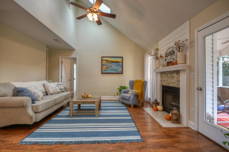 1934 Armory Dr, Mount Pleasant, SC 29466