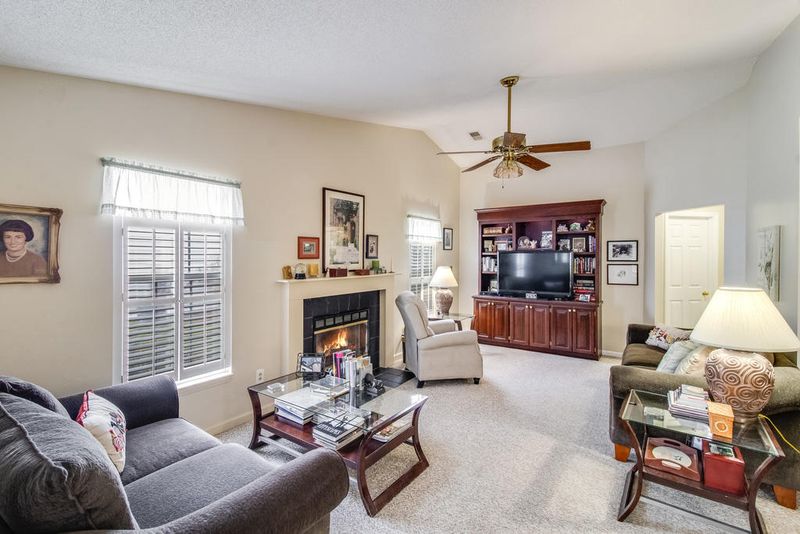 2858 N Moss Oak Ln, Charleston, SC 29414