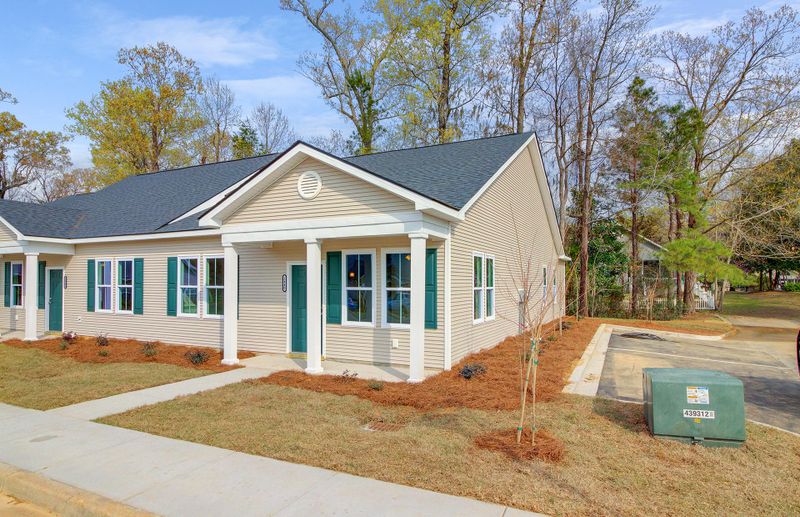 2440 Deer Ridge Ln, North Charleston, SC 29406