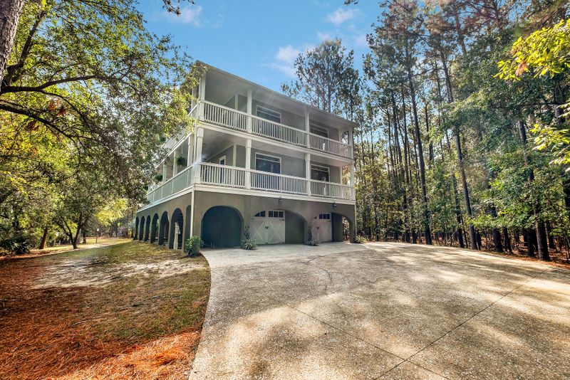 524 Commonwealth Rd, Mount Pleasant, SC 29466