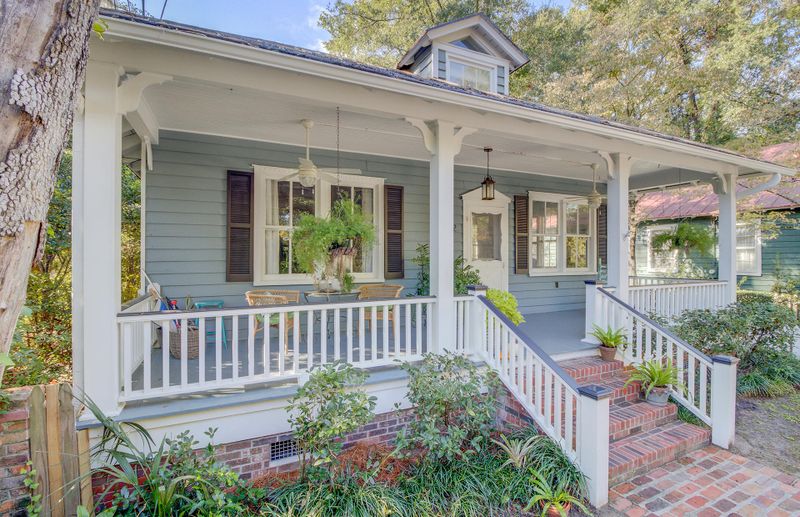 122 W 5th South St, Summerville, SC 29483