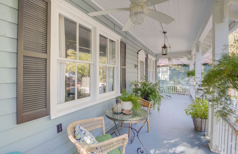 122 W 5th South St, Summerville, SC 29483