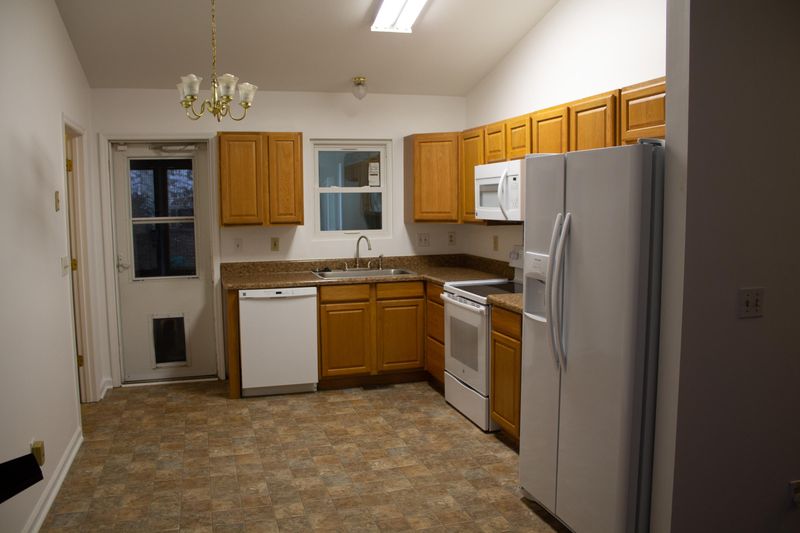 114 Pecan Grove Ave, Goose Creek, SC 29445