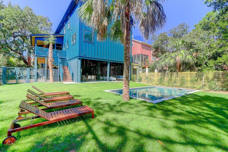 405 W Indian Ave, Folly Beach, SC 29439