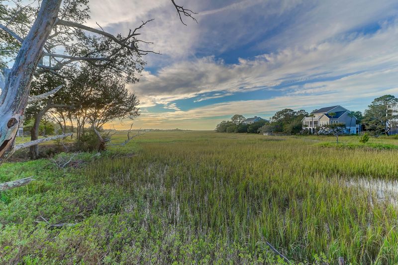 6 Marsh Point Ln, Isle Of Palms, SC 29451