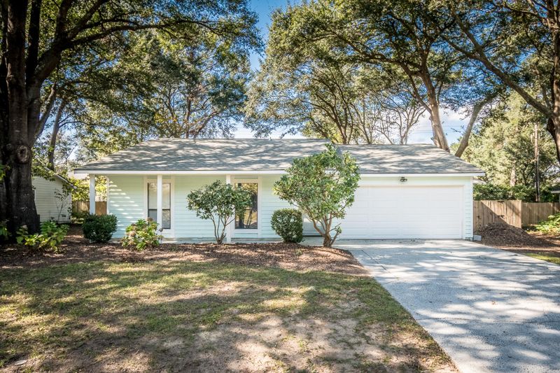 44 Held Cir, Charleston, SC 29412