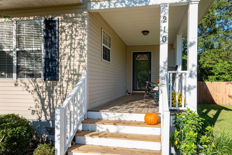 210 Mohican Cir, Summerville, SC 29483