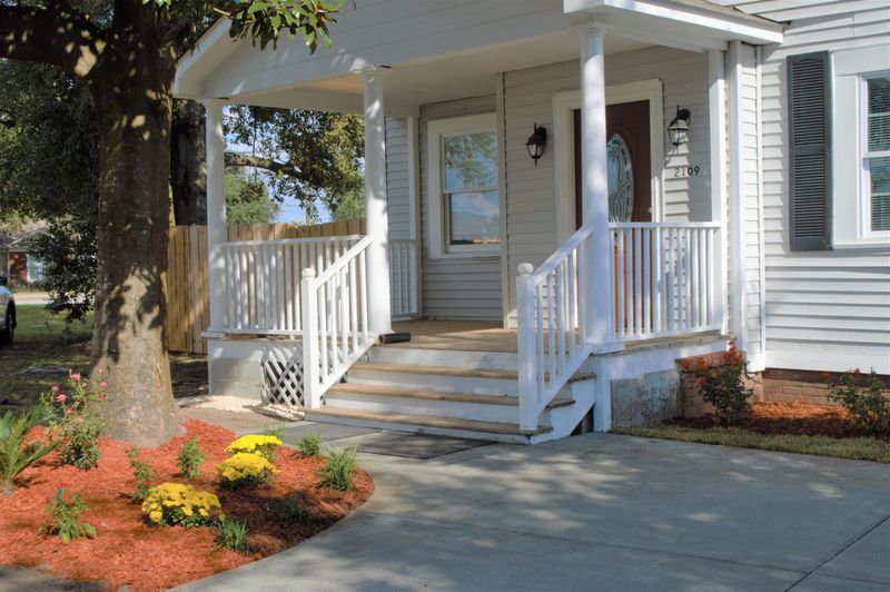 2109 Thornlee Dr, North Charleston, SC 29405