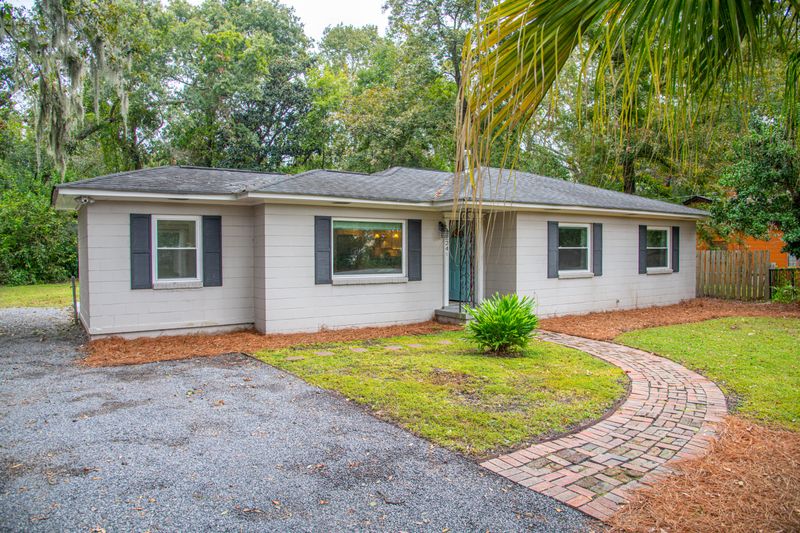 1224 Ravenel Dr, Charleston, SC 29407