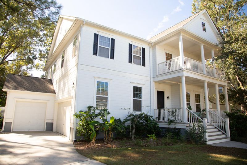 1985 Planters Dr, Charleston, SC 29414