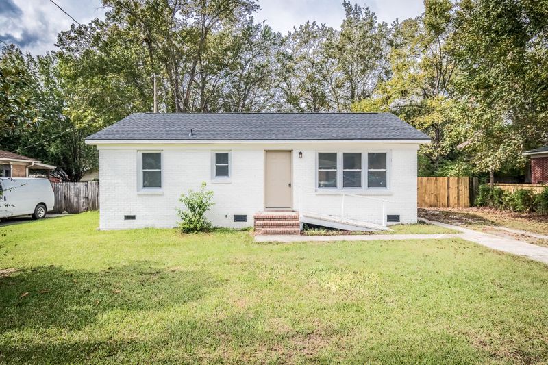 423 Annette Dr, Goose Creek, SC 29445