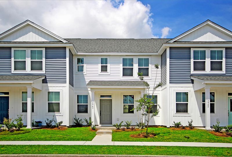 3962 Hillyard St, North Charleston, SC 29405