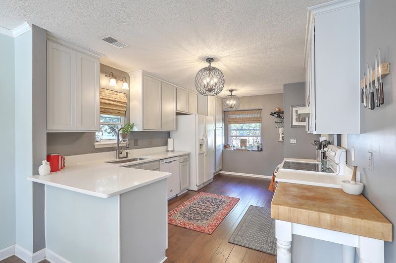 822 Williamsburg Ln, Charleston, SC 29414