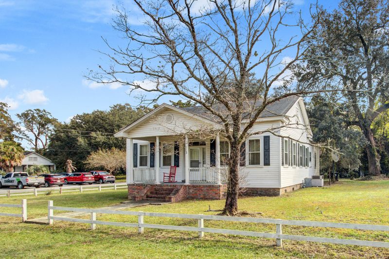 113 N Magnolia St, Summerville, SC 29483