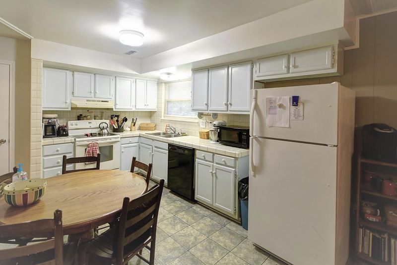 105 Pine Straw Ln, Moncks Corner, SC 29461