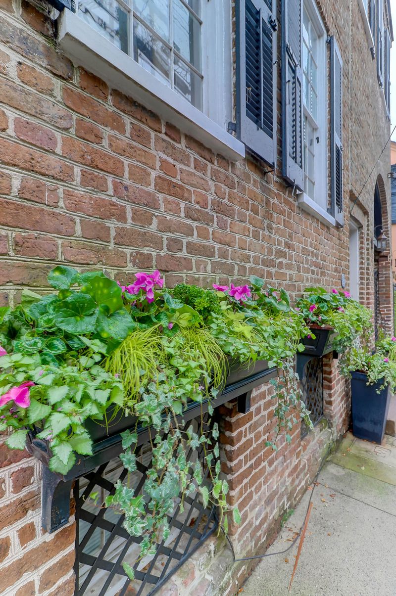 27 Wentworth St, Charleston, SC 29401
