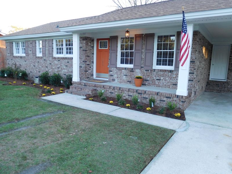 125 Camelot Dr, Goose Creek, SC 29445