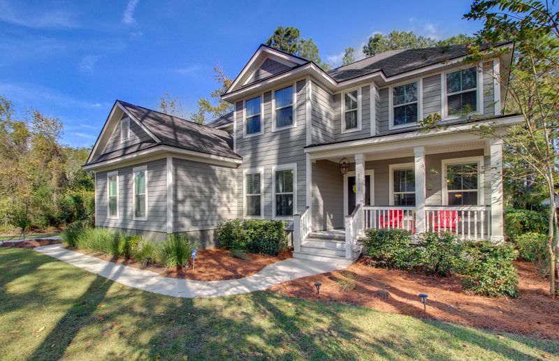 5572 Alpine Dr, Summerville, SC 29483