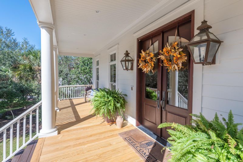 1569 Headquarters Plantation Dr, Johns Island, SC 29455