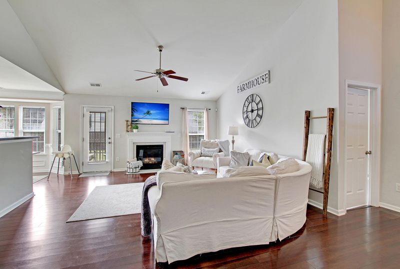 102 Rosario Dr, Summerville, SC 29483