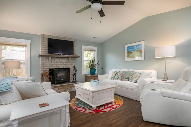 1674 Durkee St, Charleston, SC 29414