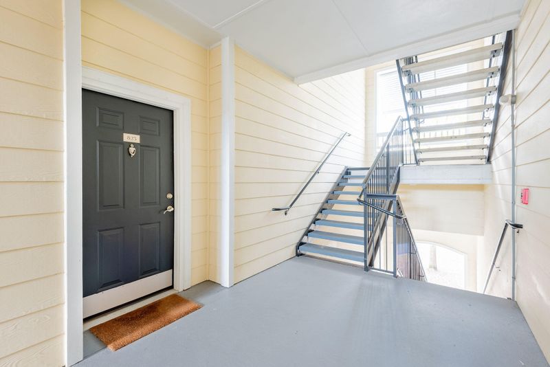 45 Sycamore Ave #823, Charleston, SC 29407