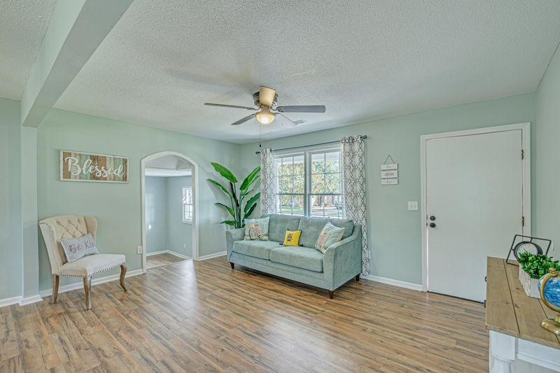 104 English Rd, Summerville, SC 29483